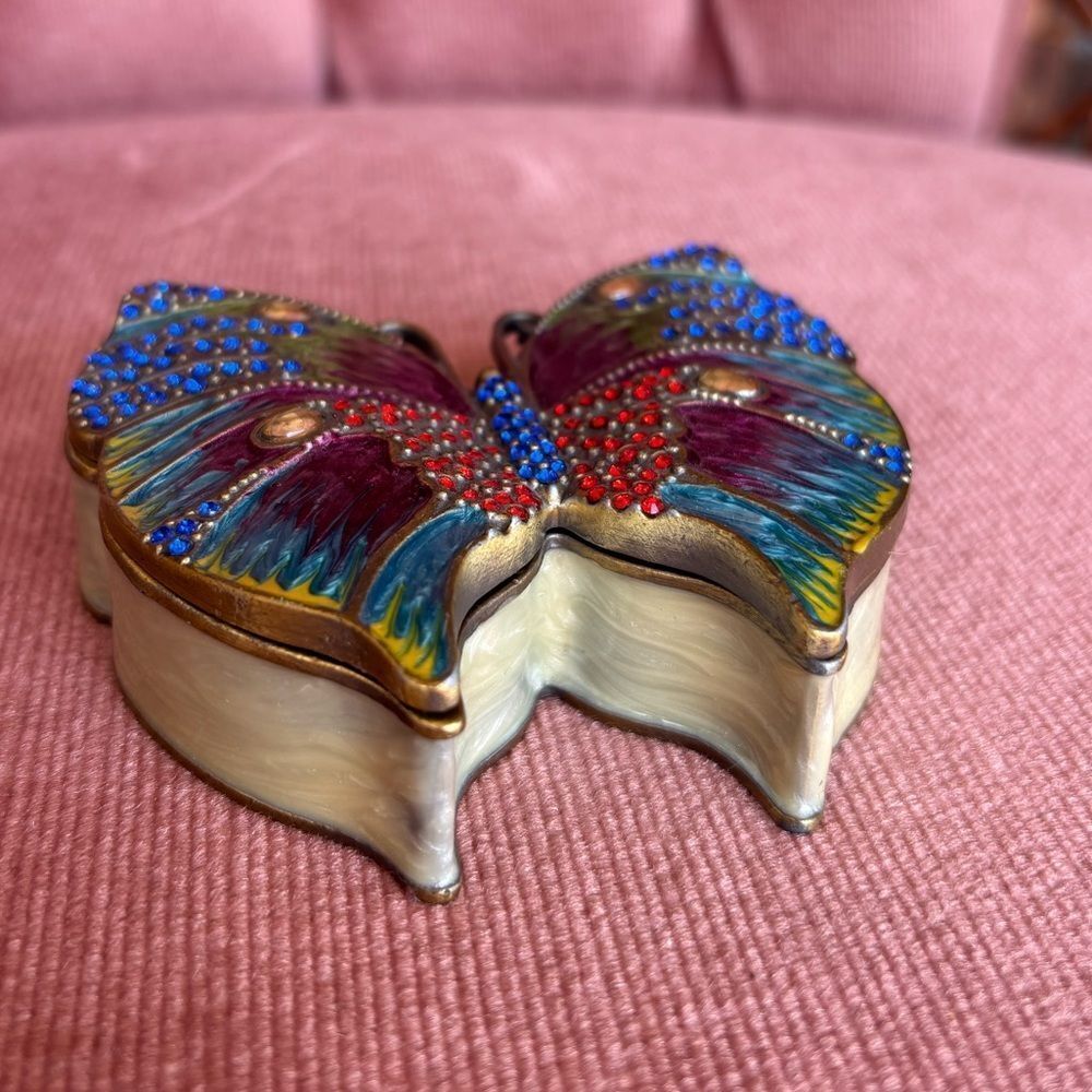 Jeweled Butterfly Trinket Box – Enamel Rhinestone Keepsake Box - Picture 2 of 5